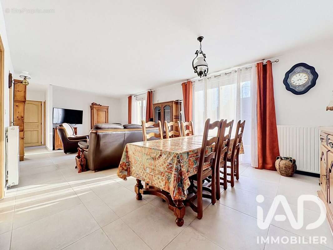 Maison 104 m² à Chartres  - photo 5