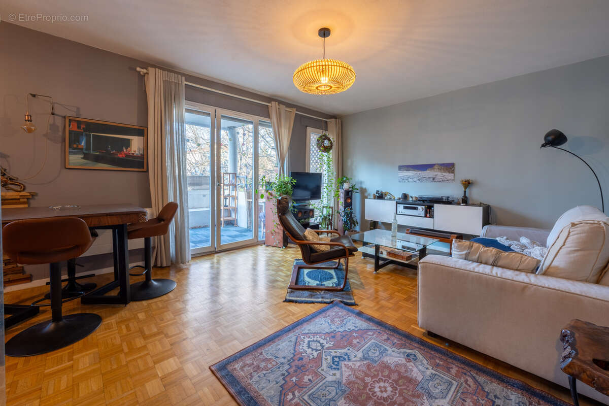 Appartement à SAINT-ETIENNE
