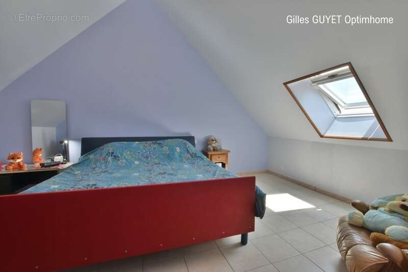 BERNAY,MAISON INDIVIDUELLE T9, DPE:C  177M  6 chambres. Terrain de 1000M² env. 319990€ - photo 5