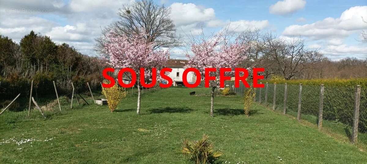 Maison à SAINT-LAURENT-SUR-GORRE