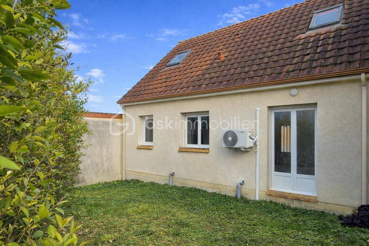Maison à CHARMES