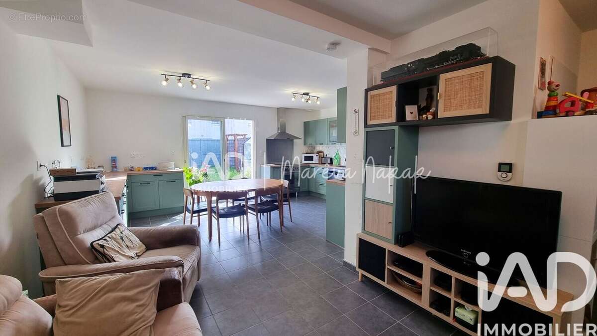 Photo 2 - Maison à LE MUY