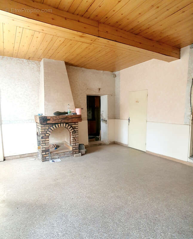 Maison à AULNOYE-AYMERIES