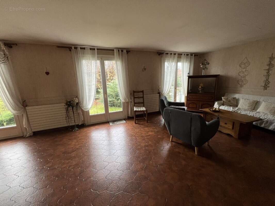 Maison à SAINT-CHERON