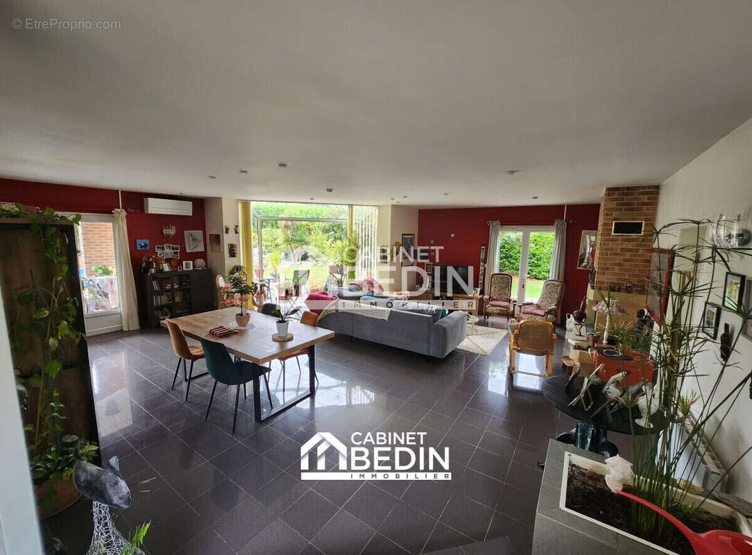 Maison 160 m² à Arbanats  - photo 2