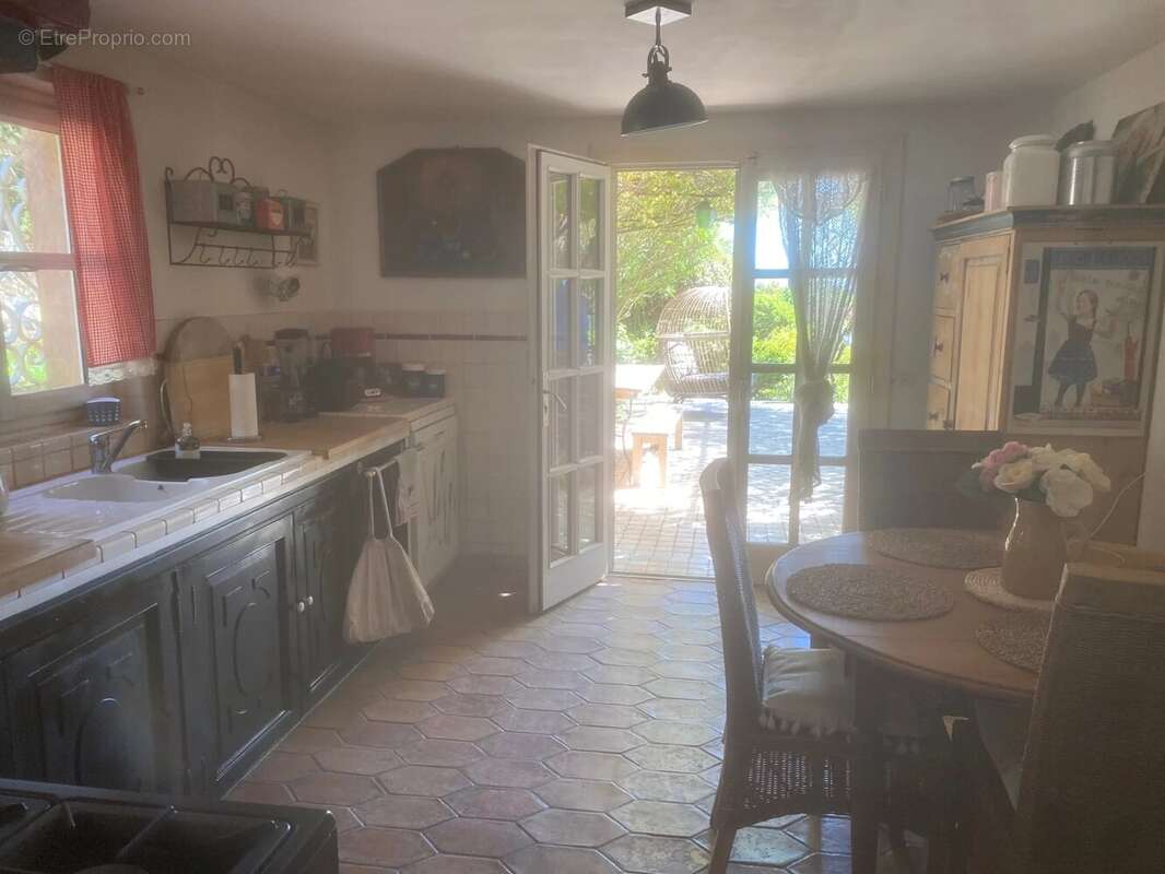 Maison à CHATEAUNEUF-GRASSE