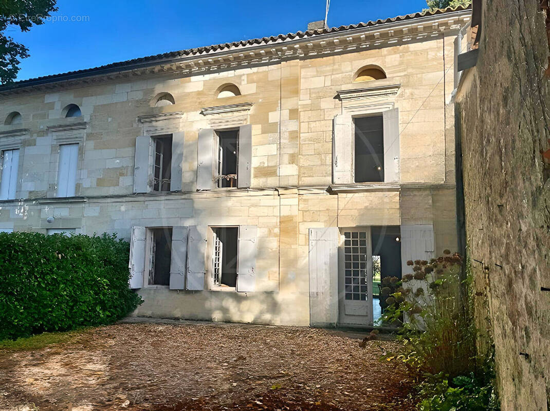 Maison à SAINT-EMILION