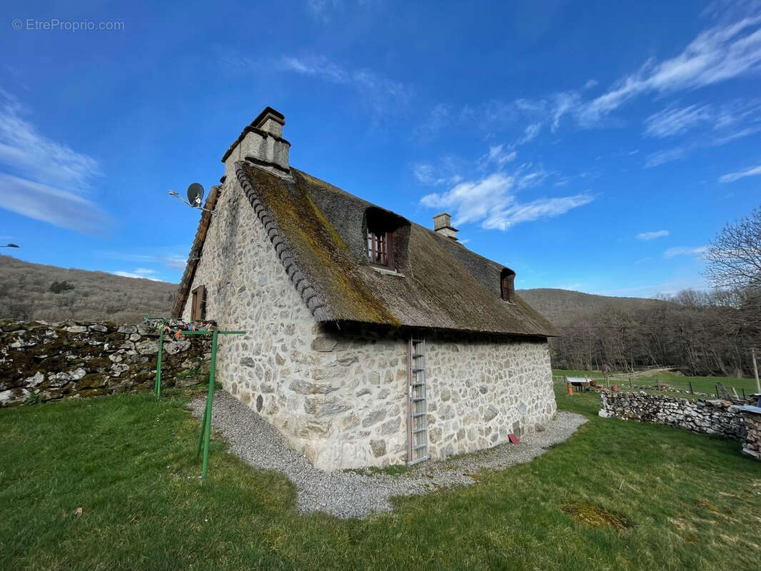 Maison à RIOM-ES-MONTAGNES