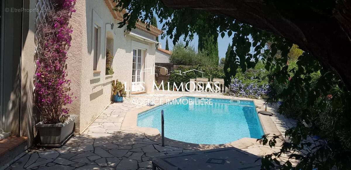 Maison à LE MUY