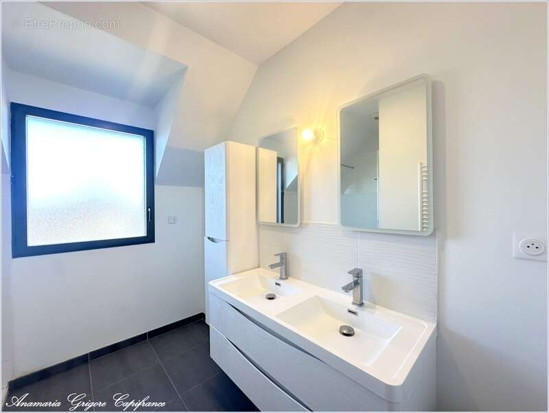 Maison à SAINT-ARNOULT-DES-BOIS