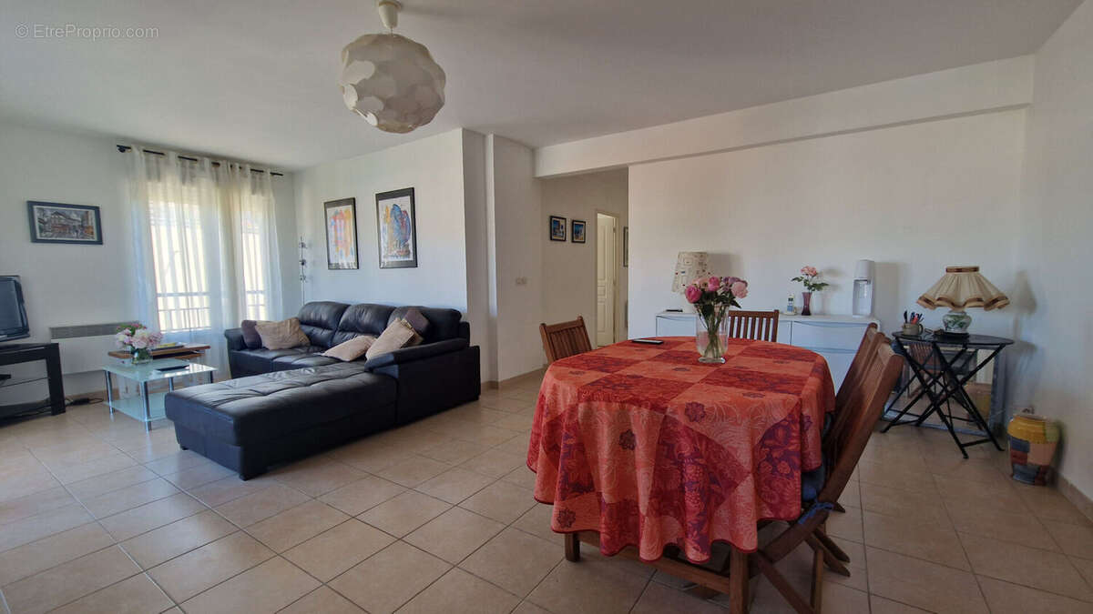 Appartement  proche Port  3 pièce(s) 67 m2, ascenseur, terrasse, parking couvert - photo 2