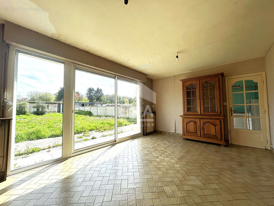 Maison familiale 5 chambres (possible 6) avec jardin et garage ? À fort potentiel - photo 3