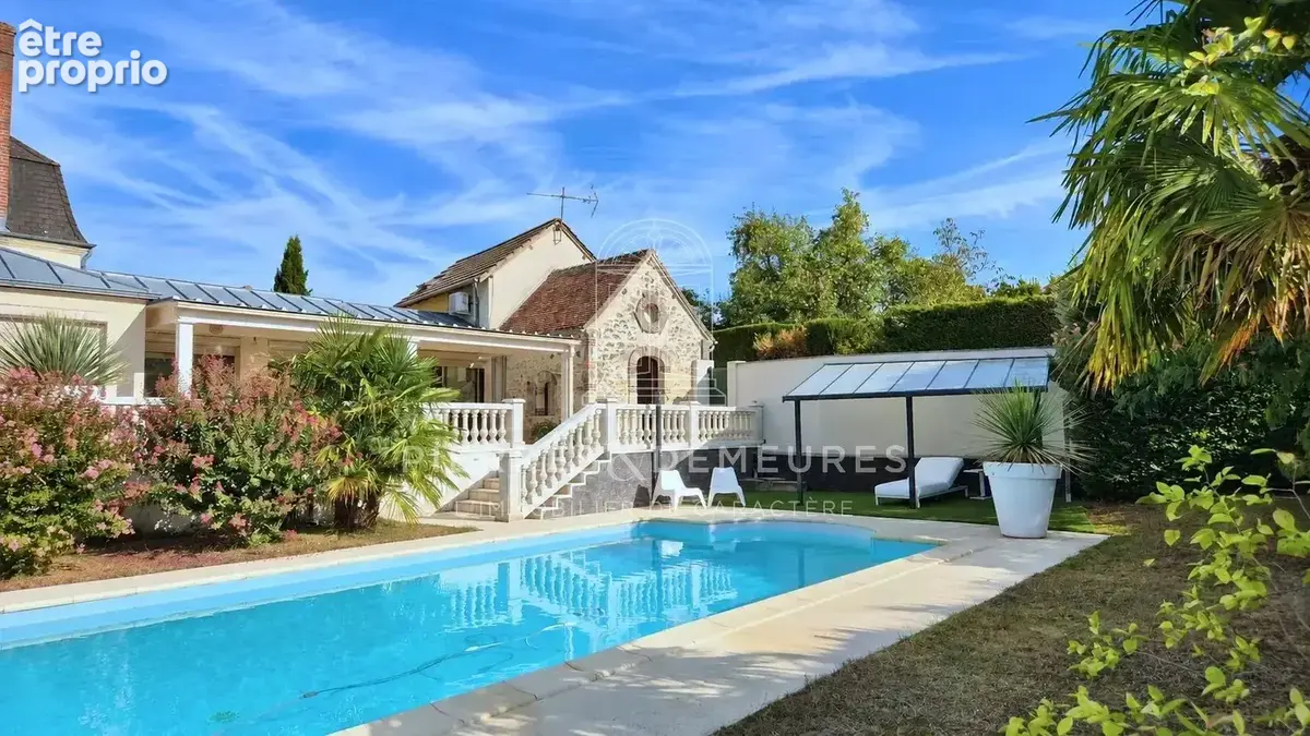 Photo Maison à Gracay au prix de 396 500€