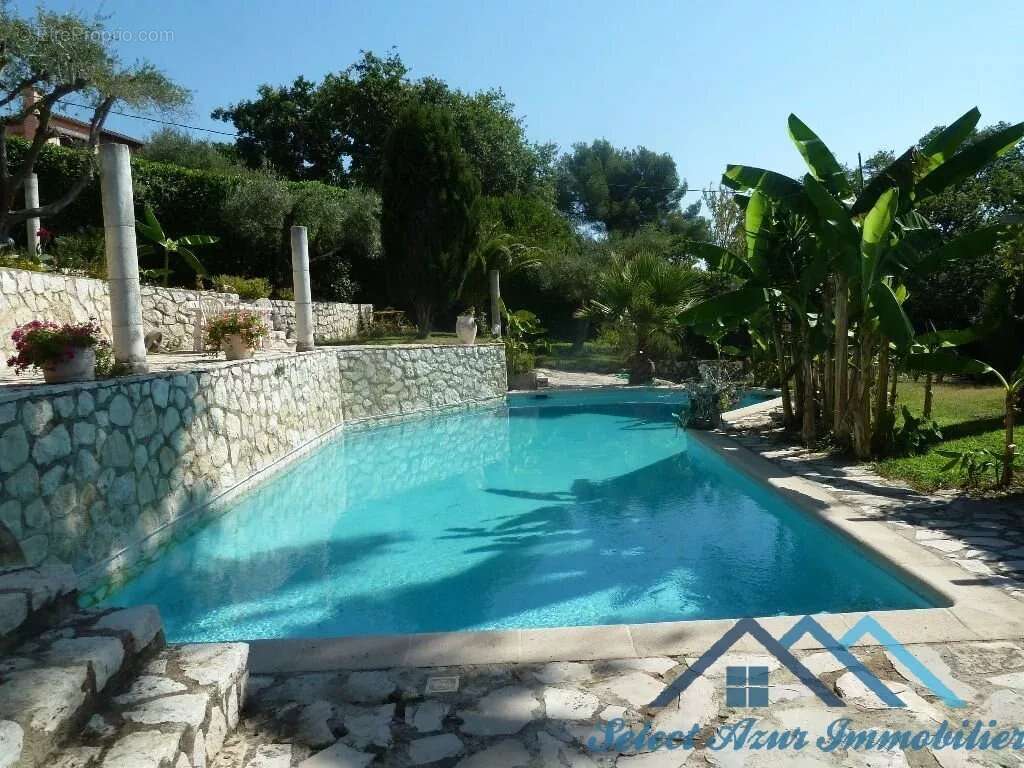 Piscine - Maison à TOURRETTES-SUR-LOUP