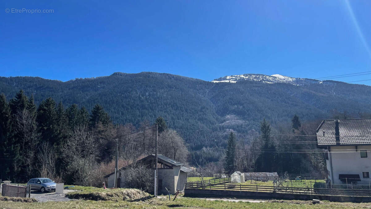 Terrain à LA ROCHETTE