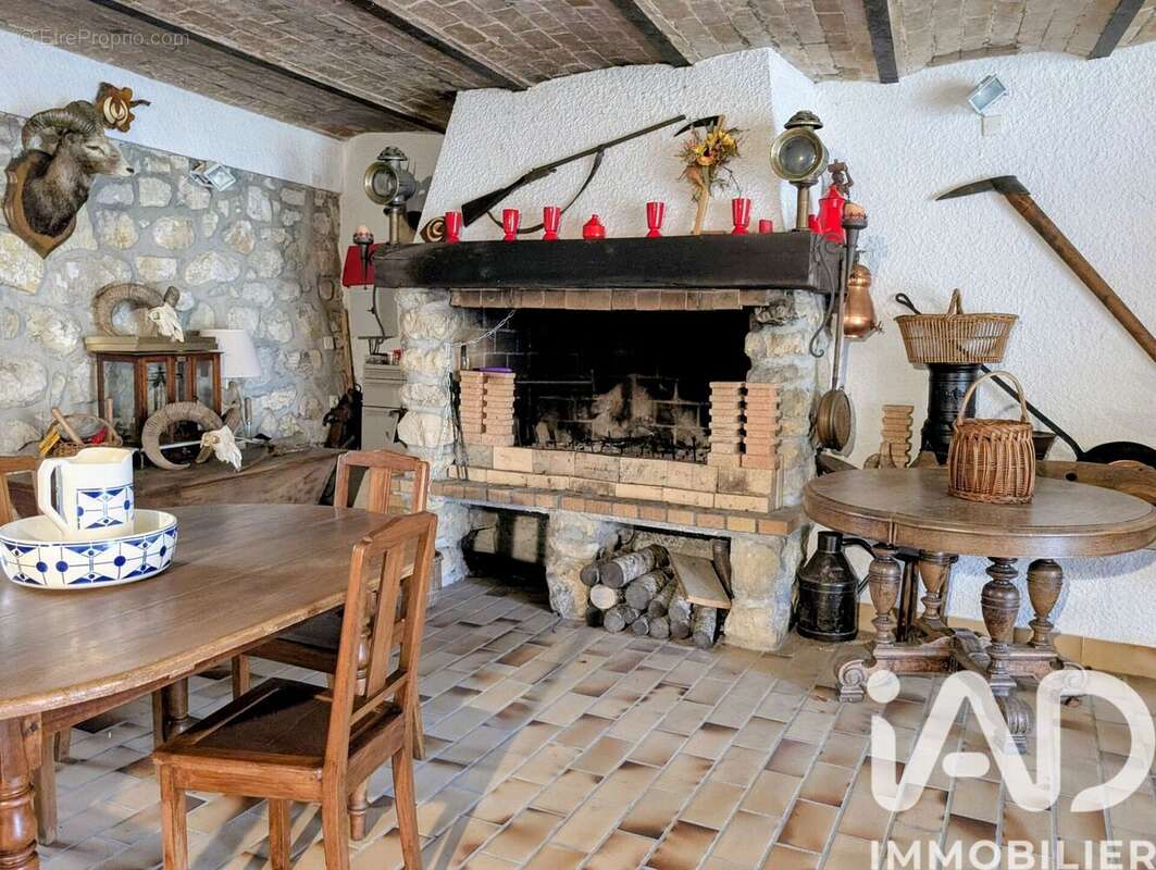 Photo 4 - Maison à CHATEAU-BERNARD