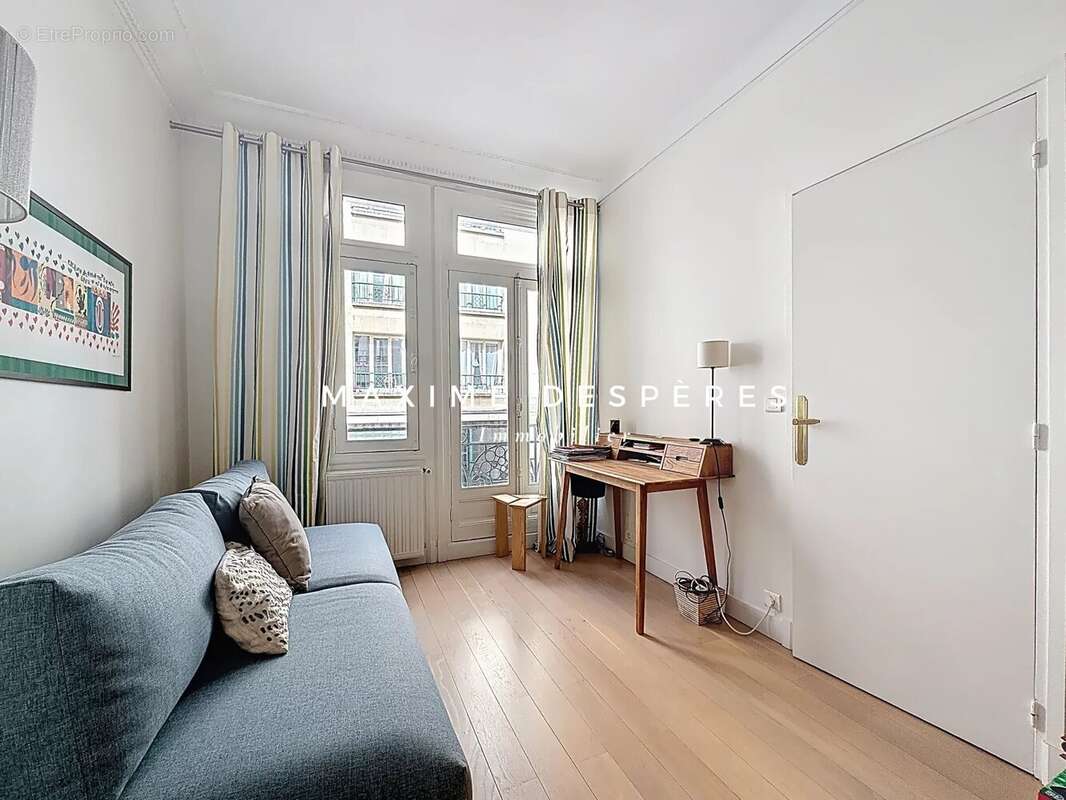 Appartement à NEUILLY-SUR-SEINE