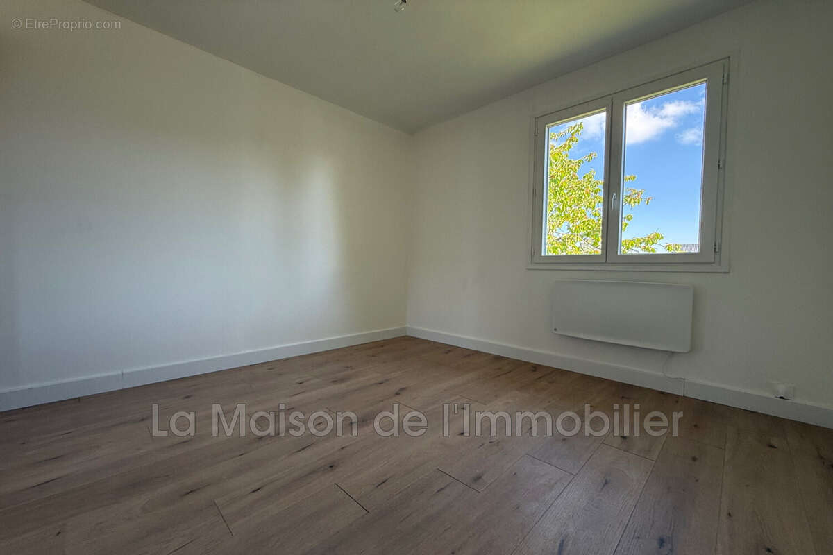 Maison à CRIQUEBEUF-SUR-SEINE