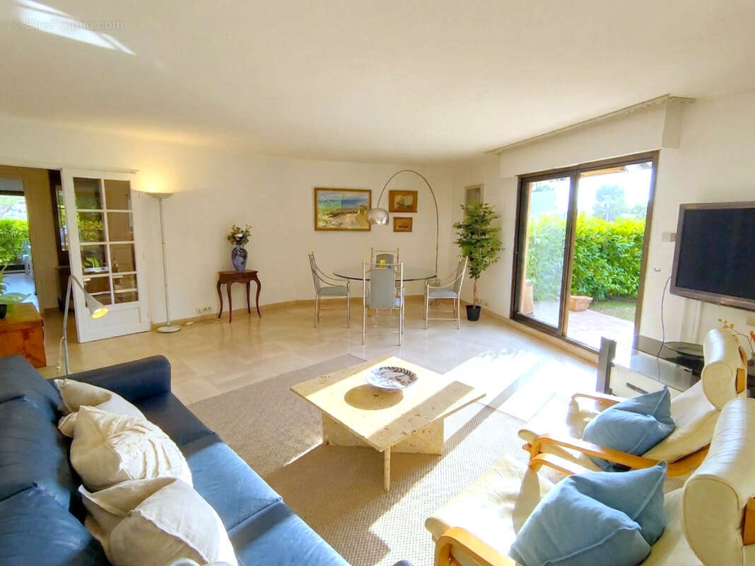 Cannes marina: rare ! superbe rez-de-jardin - garage + cave - photo 4