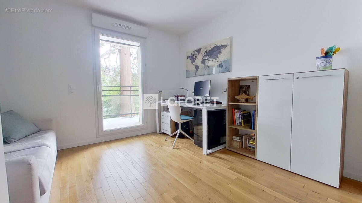 Appartement à VILLE-D'AVRAY
