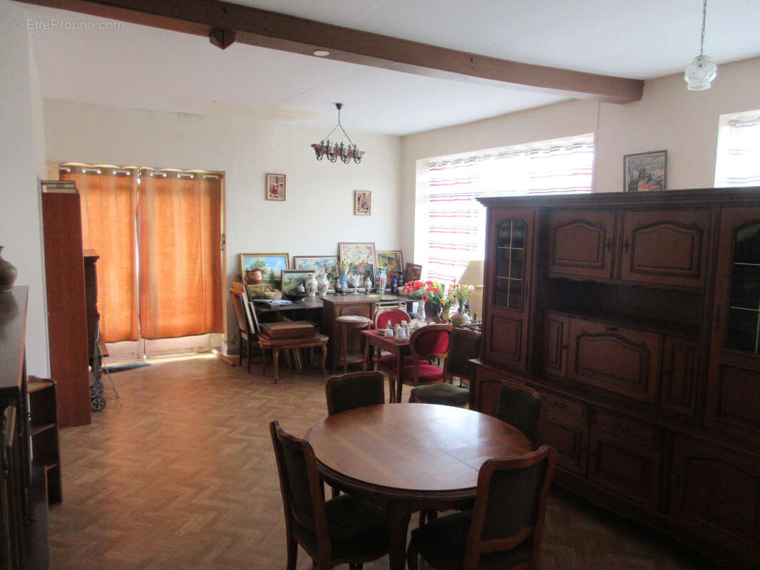 Grande maison sur Prissac avec 3 garages ! - photo 14