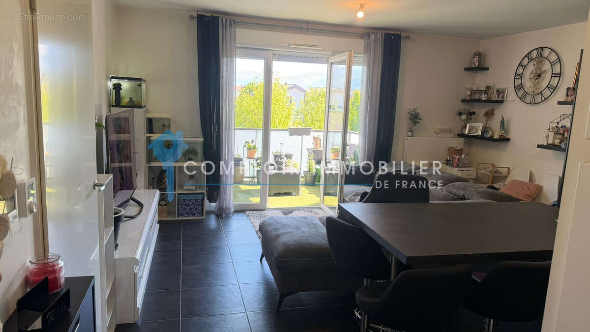 Appartement à SAINT-MARTIN-D'HERES