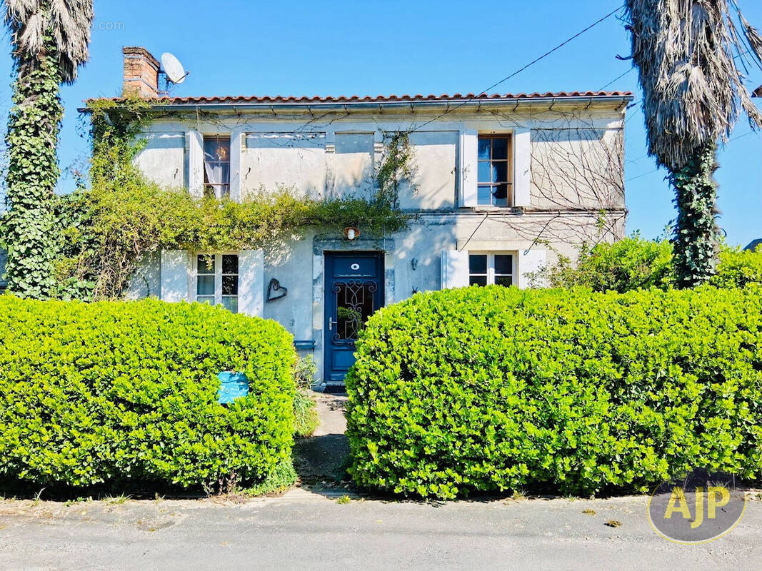 Maison à SAINT-CHRISTOLY-MEDOC
