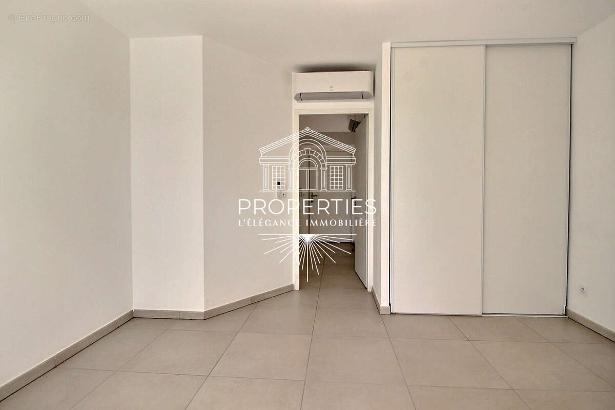 Appartement à BORMES-LES-MIMOSAS