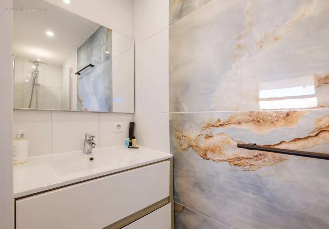 Appartement à VILLENEUVE-LOUBET