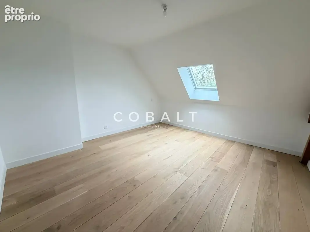 Maison familiale rénovée aux volumes généreux dans un cadre paisible. - photo 18