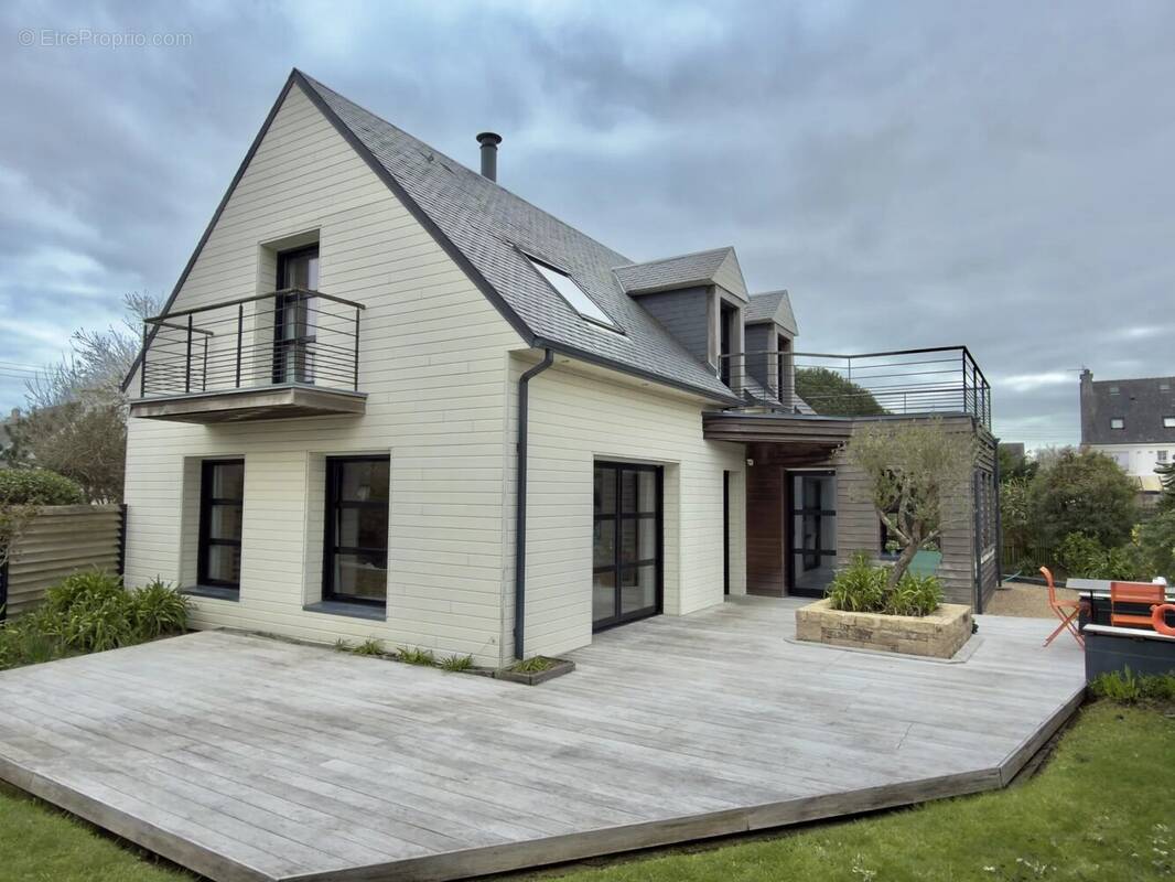 Maison à LARMOR-BADEN