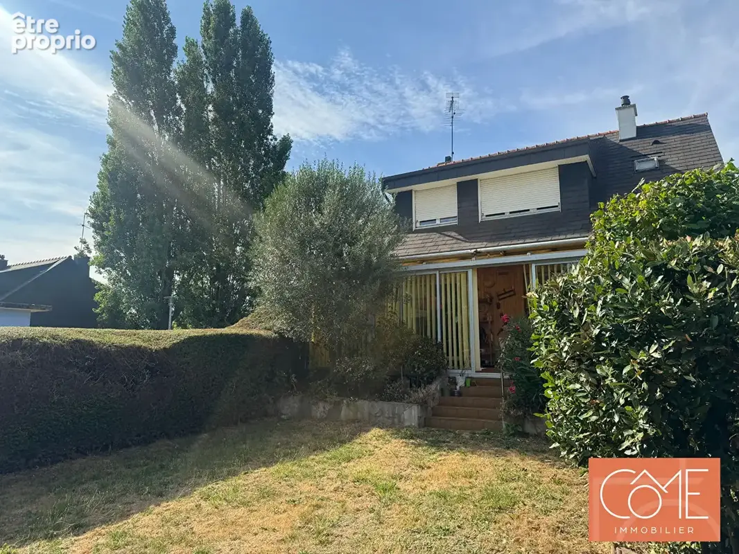 A vendre - maison familiale sur la commune de noyal chatillon sur seiche de 101m² quartier centre ville - photo 1