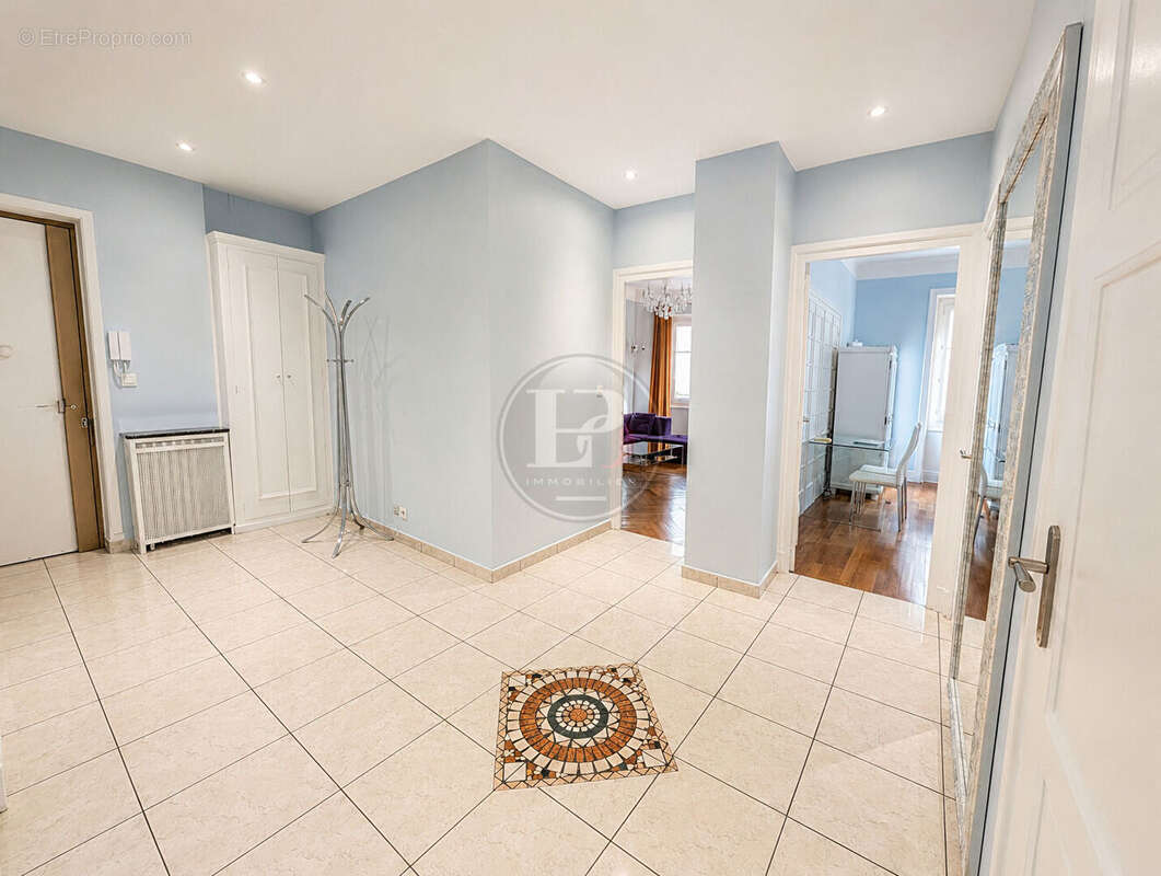 Appartement 84 m² - Immeuble Art déco à 150 m du Parc de la Tête d'Or - photo 5
