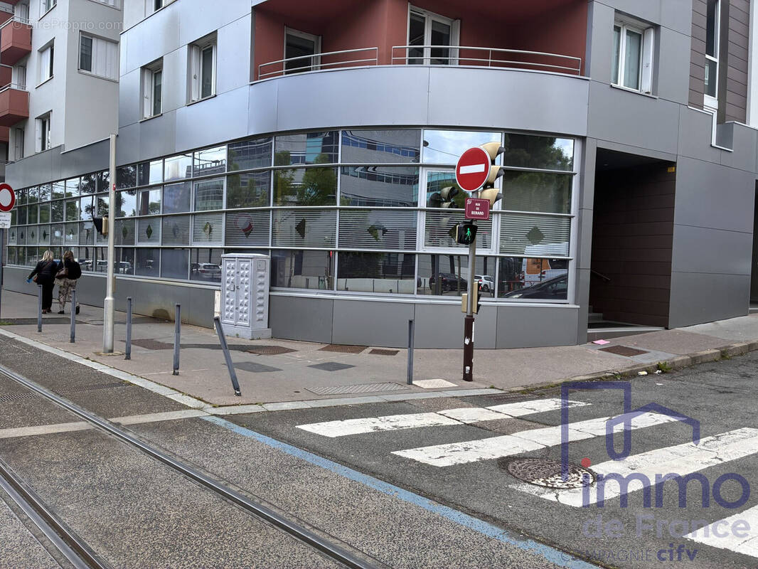 Commerce à SAINT-ETIENNE