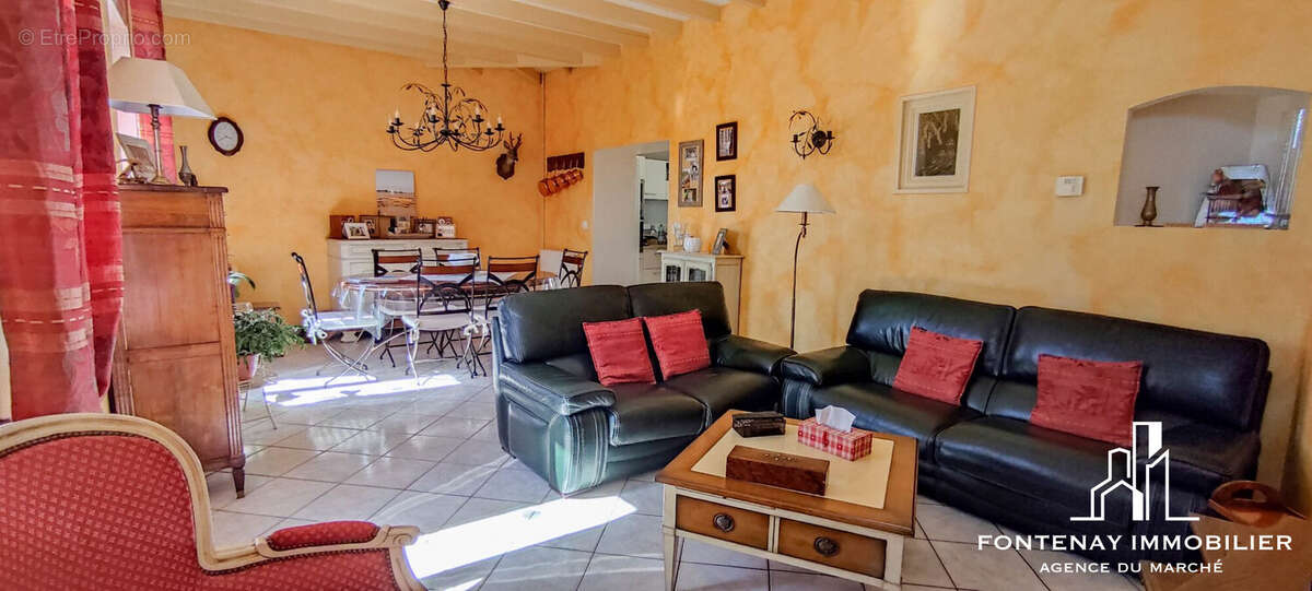 Maison à LE POIRE-SUR-VELLUIRE