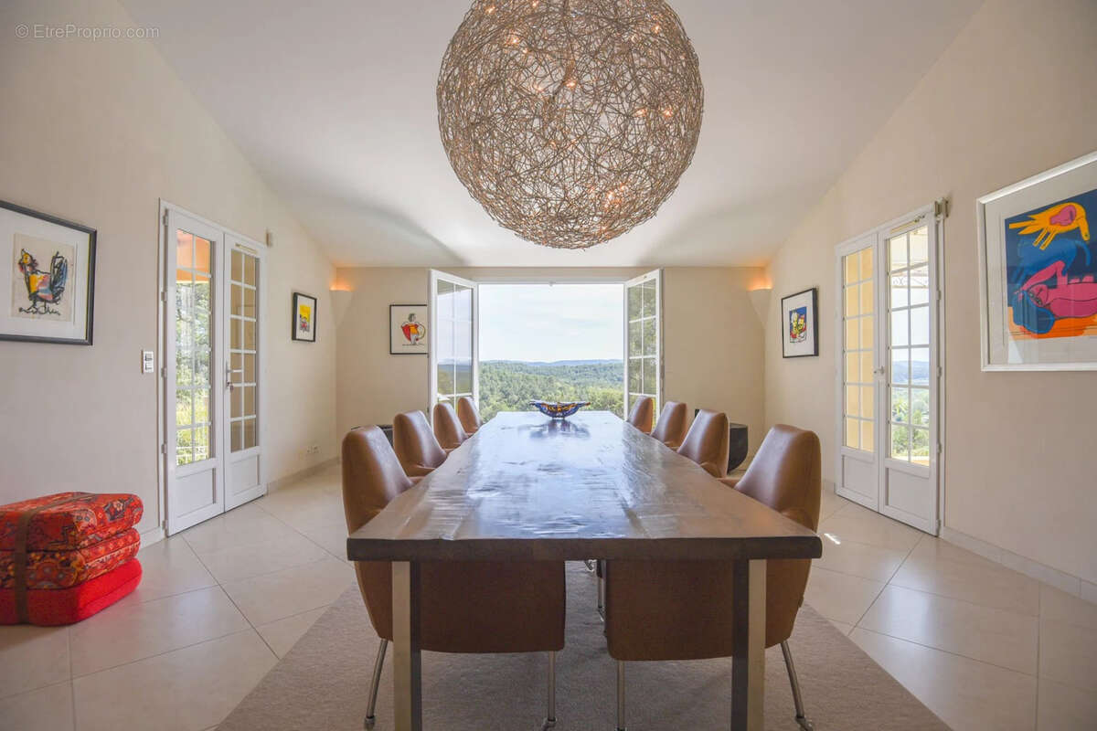 Maison à ENTRECASTEAUX