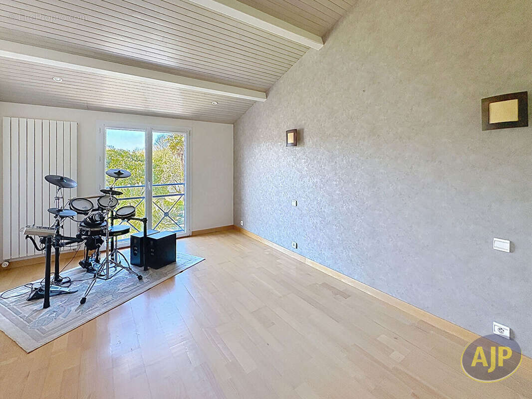 Maison Challans 205 m² avec piscine - photo 10