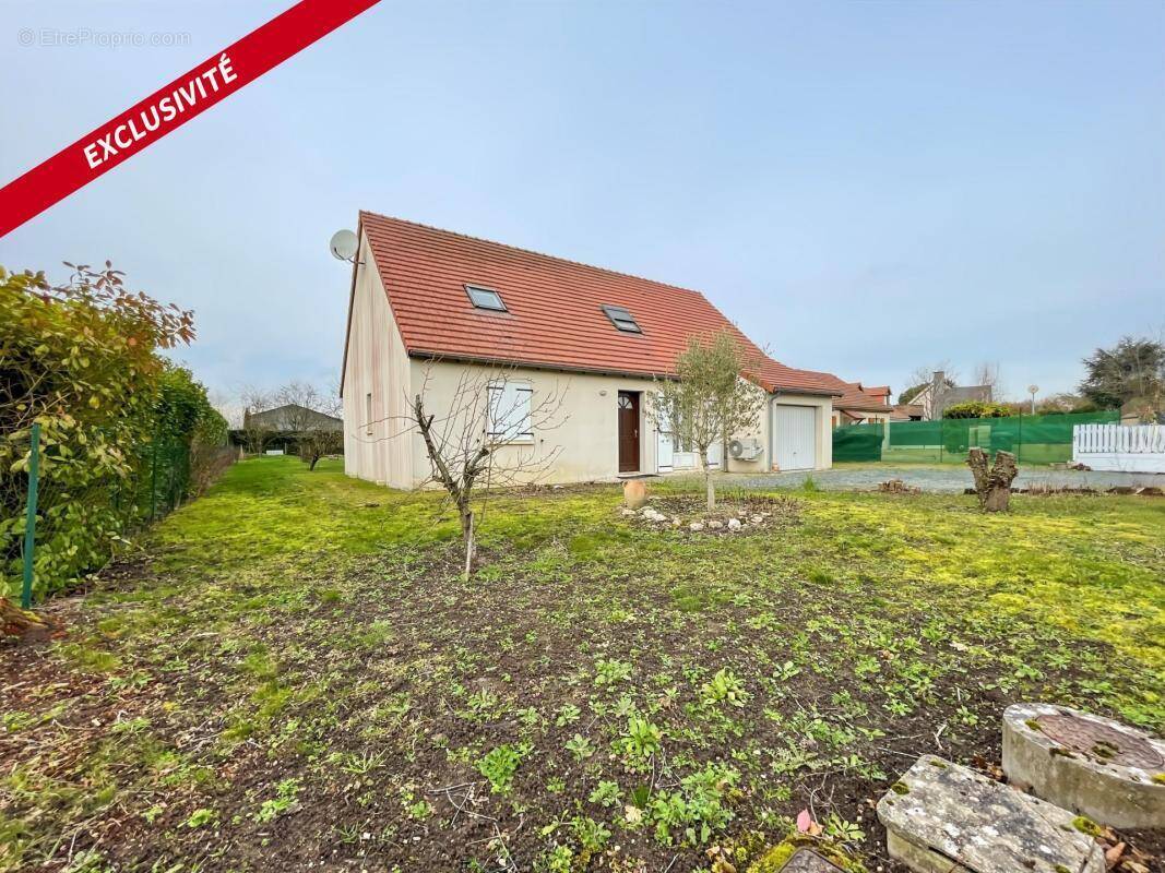 Maison à SAVIGNE-SUR-LATHAN