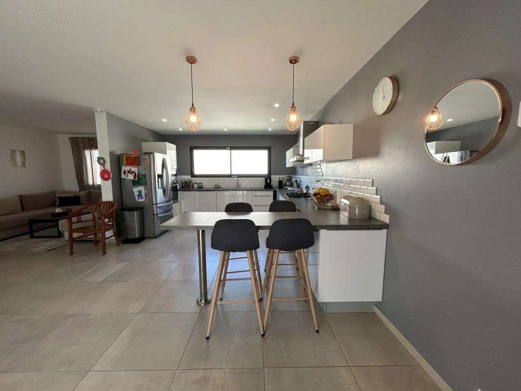 Maison à MONTELIMAR