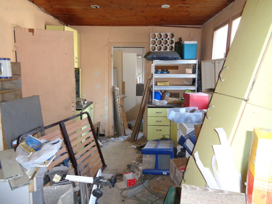 30 Aimargues Hangar 900m2  centre de village sur Terrain 1700m2 - photo 7