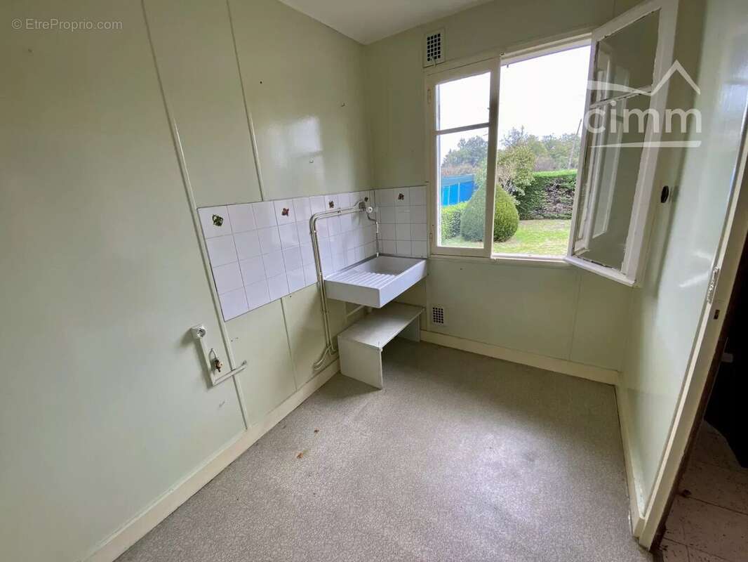 Maison à MONTROND-LES-BAINS