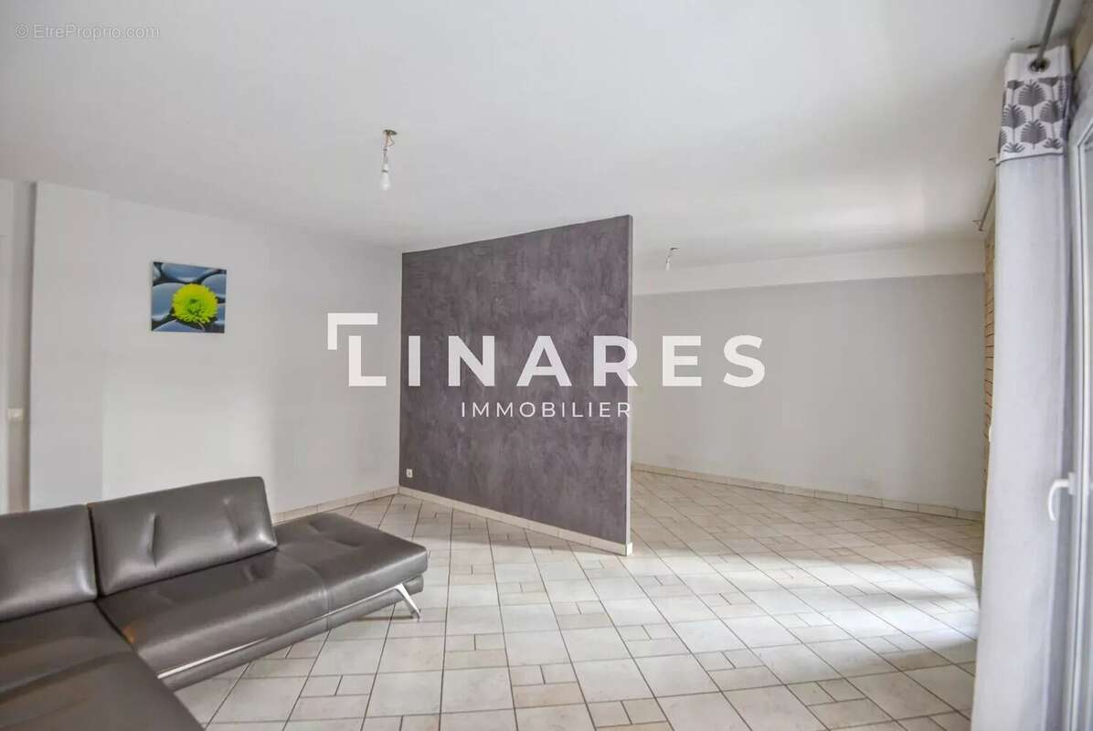 Appartement à MARSEILLE-4E