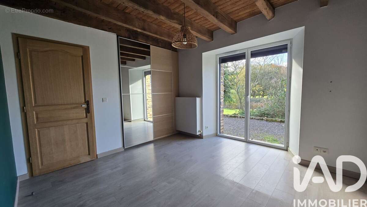 Photo 4 - Maison à LIVRE-SUR-CHANGEON