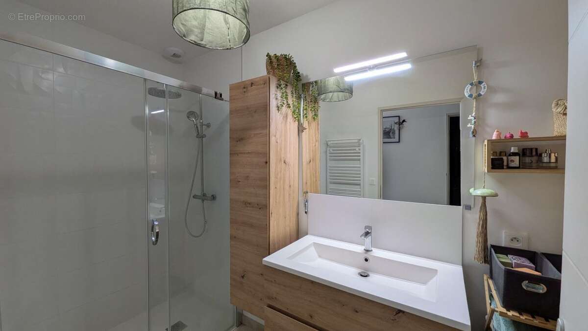 Appartement t3 rez-de-jardin 68 m² entièrement rénové - photo 10