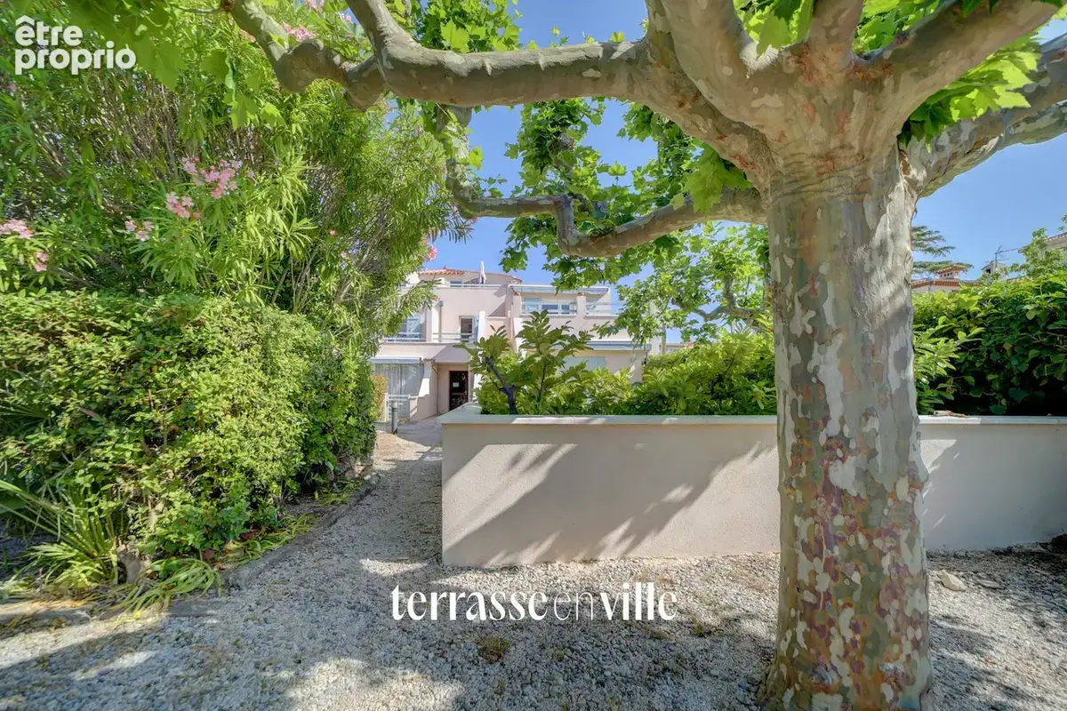 La ciotat   clos des plages   t3 duplex de caractère avec terrasse et parking   à 2 pas des plages - 399 000 - photo 11