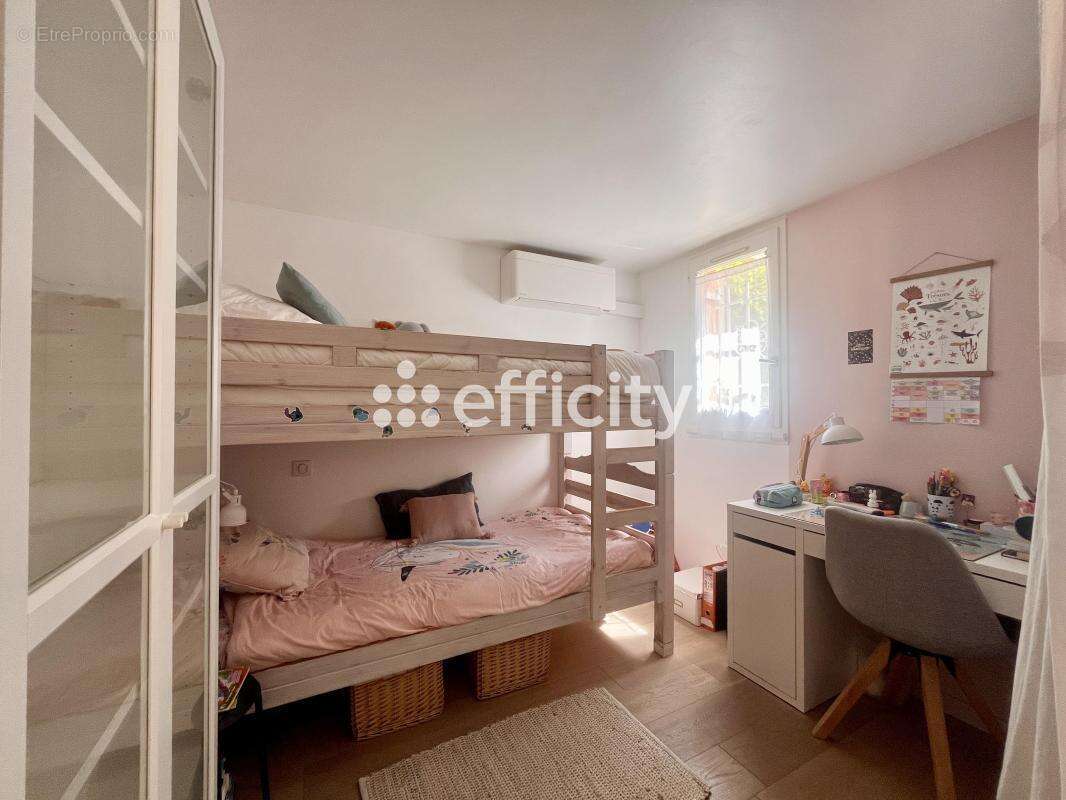 Appartement à SAINT-CYR-SUR-MER