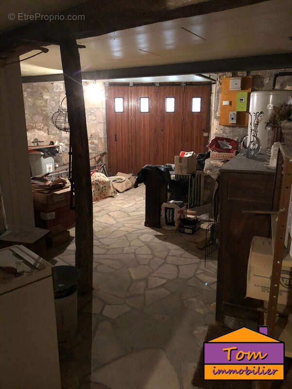 Maison à LA ROCHEBEAUCOURT-ET-ARGENTINE