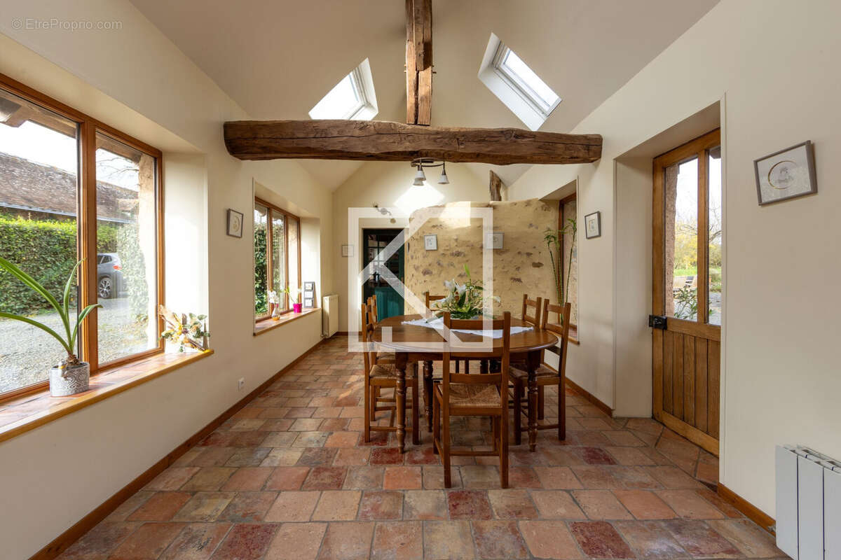 Maison à CHEVILLE