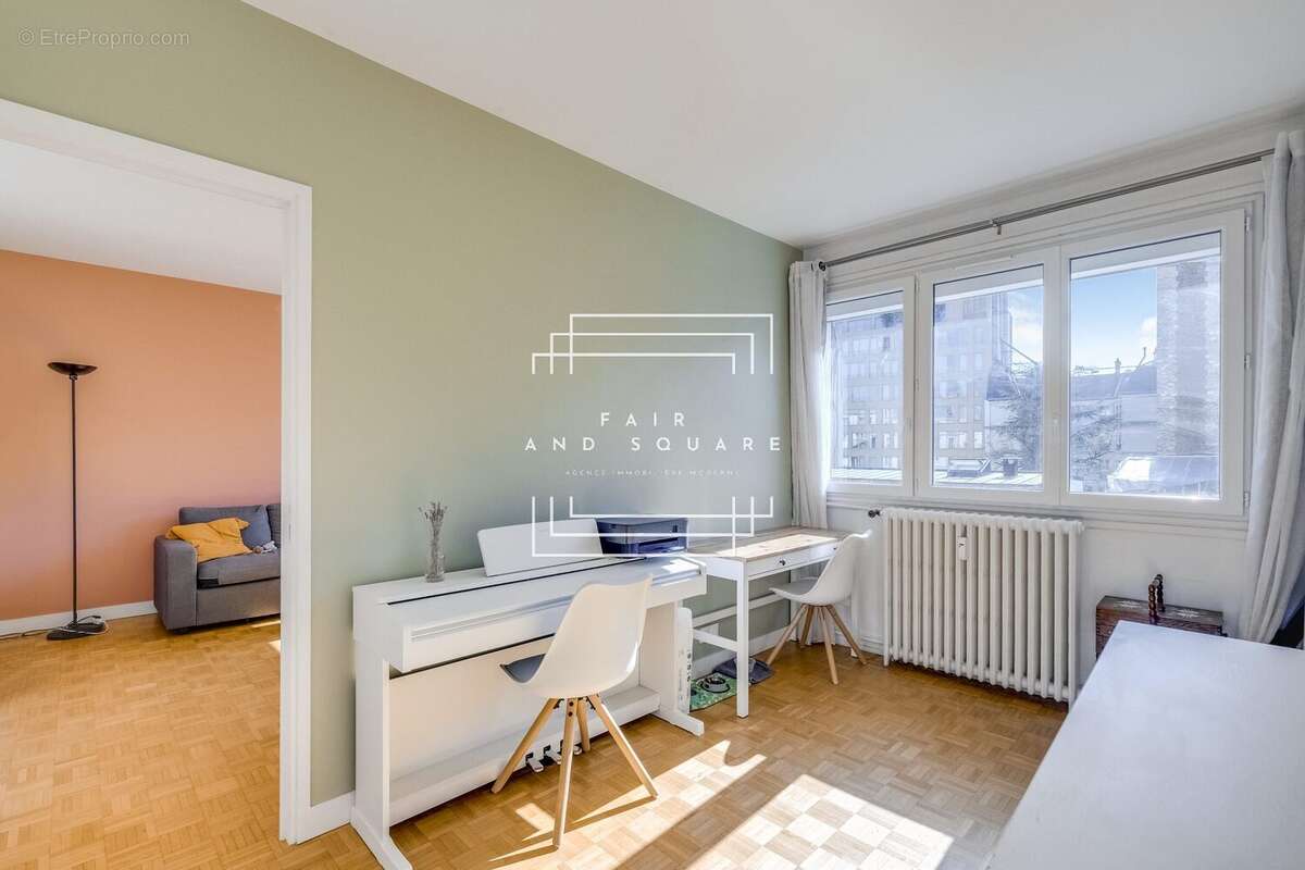 Appartement à NEUILLY-SUR-SEINE
