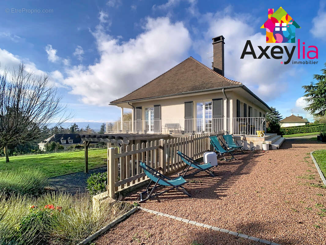 Maison à SAINT-VINCENT-DE-BOISSET